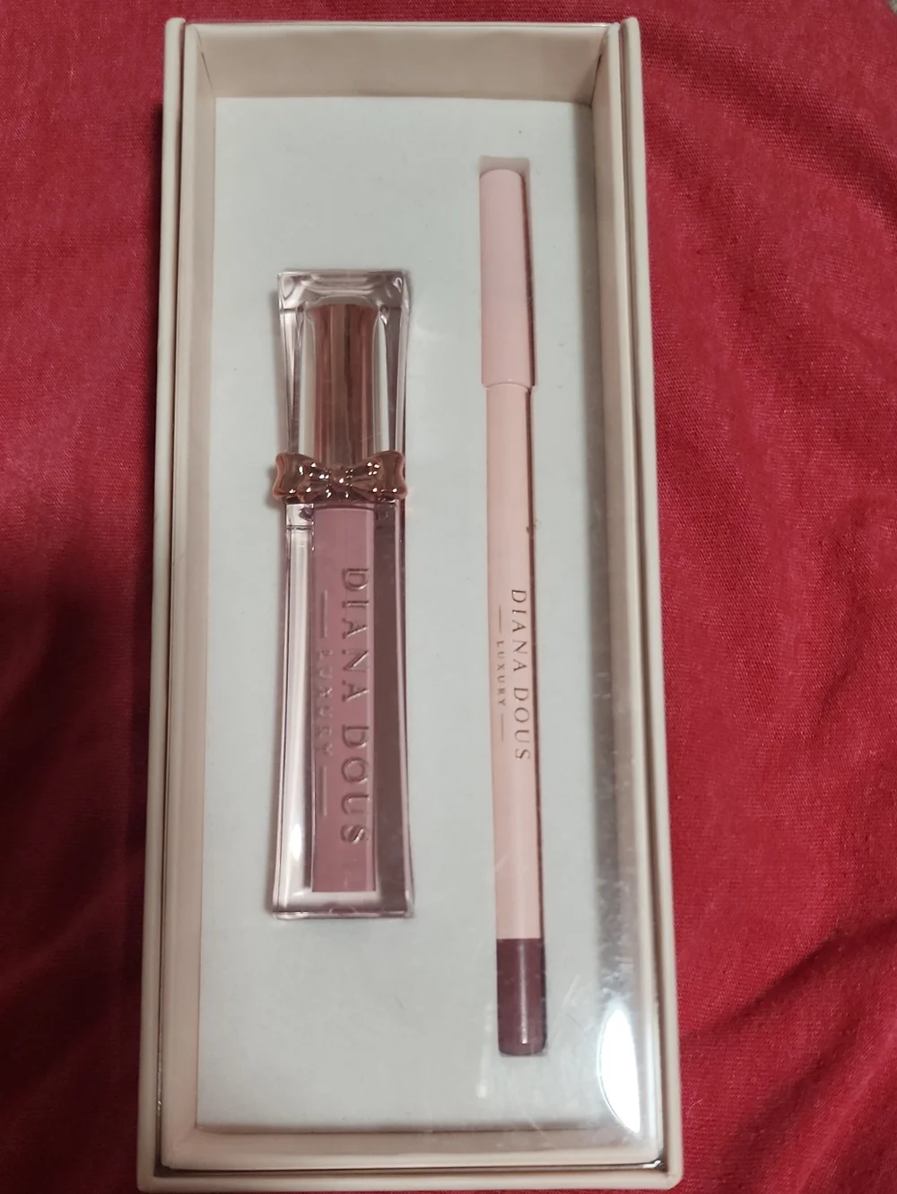 DIANA DOUS LUX Pink Lipstick & Lip Liner Set